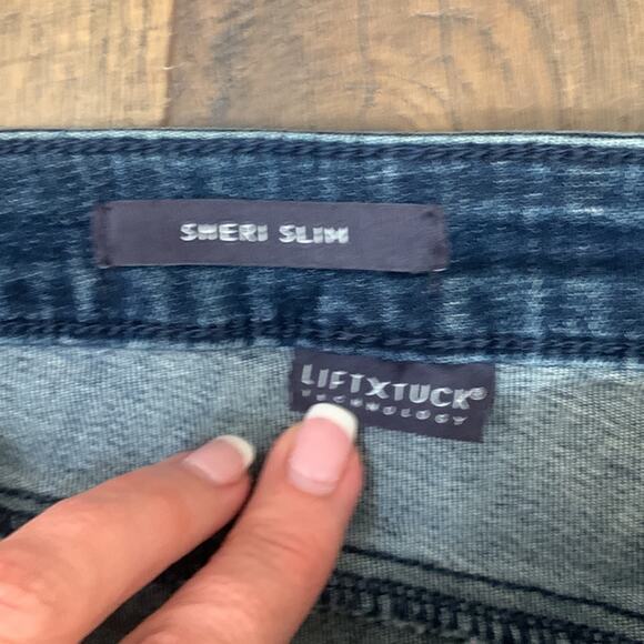 NYDJ Sheri Slim LiftXTuck Technology Stretchy Jeans - Picture 3 of 9